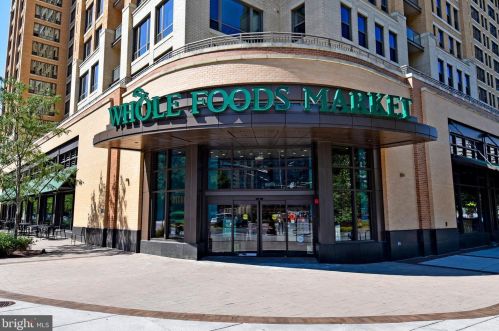 1300 Arlington Ridge Rd, Arlington VA  22202-1953 exterior