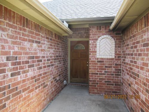 2829 Milam St, Fort Worth TX  76112-6710 exterior