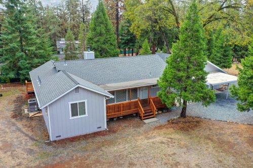 5700 Silverleaf Dr, Michigan Bluff, CA 95631-9633