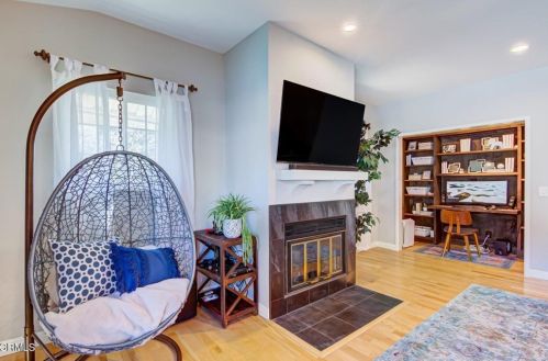 2902 El Caminito, Glendale CA 91214-2005 exterior