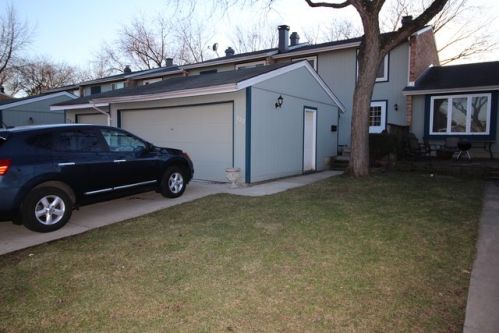 322 Elmwood Ln, Hanover Park, IL 60108-2118
