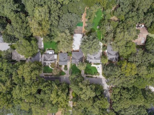 166 Lindbergh Dr, Atlanta GA  30305-3729 exterior