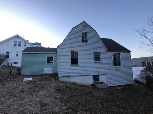 9 Valley St, Allenstown, NH 03275-1930
