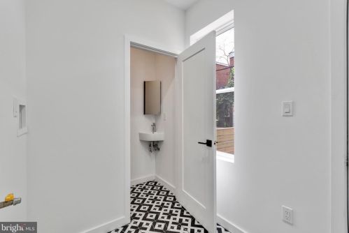 5126 Chancellor St, Philadelphia, PA 19139-4109