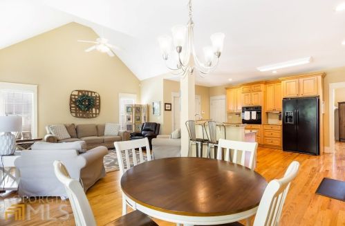 112 Camilla Dr, Carrollton GA  30116-1835 exterior