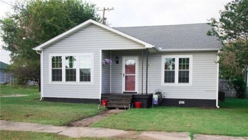 117 Jefferson St, Tecumseh, OK 74873-4223