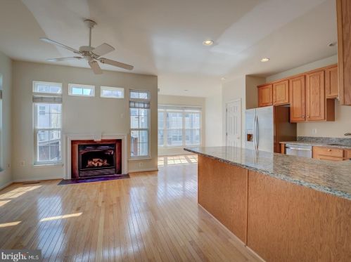 7355 Bloomington Ct, Springfield VA  22150-4920 exterior