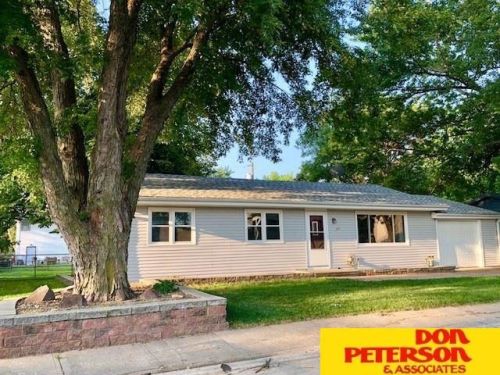307 Whittingham St, Valley, NE 68064-9744
