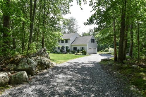 17 Stone Bridge Way, Richmond, RI 02832-1283