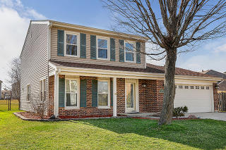 660 Briarwood Ln, Keeneyville, IL 60172-2736