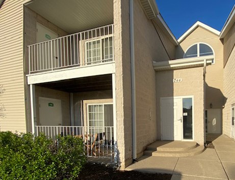 744 Gary Ave, Carol Stream IL  60188-4903 exterior