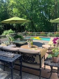 4660 Hitching Post Trl, Atlanta GA  30342 exterior