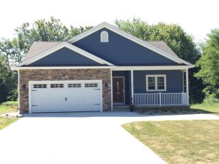 949 Lake Rd, Conneaut, OH 44030-1277