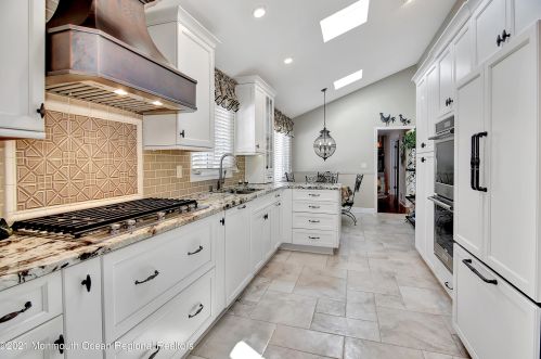 9 Fox Hill Rd, Middletown NJ exterior