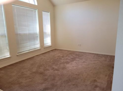 715 Keessee Dr, Cedar Hill TX  75104-9209 exterior