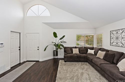 8554 Rosemary Dr, Riverside CA  92508-2965 exterior