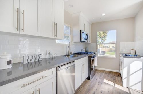 1612 Mary Lou St, San Diego, CA 92102-2621