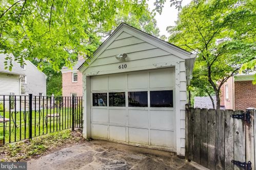 610 Ellsworth Dr, Silver Spring MD 20910-4301 exterior