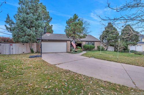 8022 Hinsdale Pl, Englewood CO  80112-1829 exterior