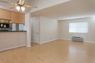 2880 Ball Rd, Anaheim CA  92804-4980 exterior
