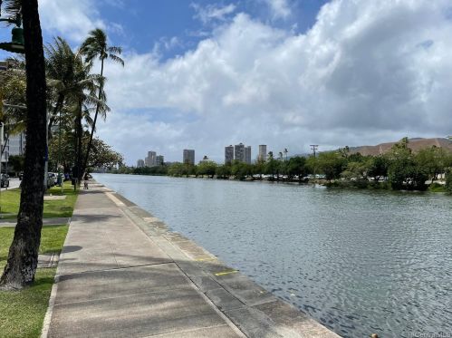 2547 Ala Wai Blvd, Honolulu HI  96815-3457 exterior