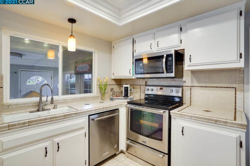 5210 Jomar Dr, Concord CA  94521-2343 exterior