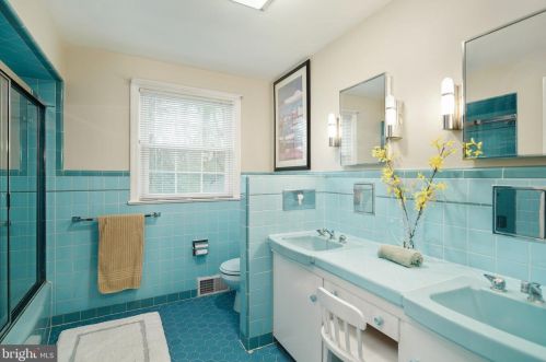 348 Kings Hwy, Tavistock NJ 08033-1205 exterior