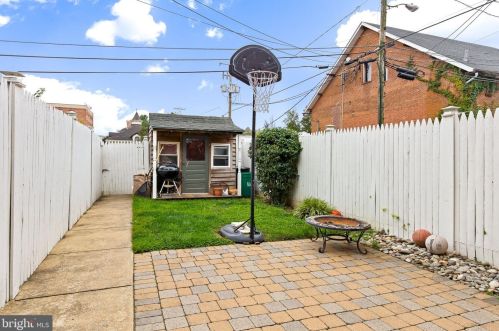 32 Ross St, Lancaster PA  17602-1942 exterior