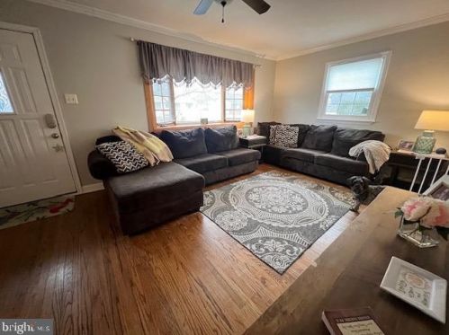 321 Timberline Dr, Mount Laurel, NJ 08054-2136