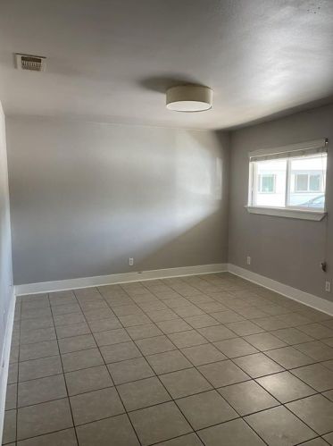 1302 52nd St, Austin, TX 78723-3070