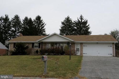 13 Wildasin Dr, York, PA 17407-1226