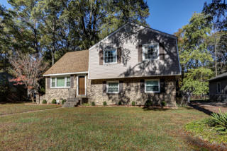 11740 Olde Coach Dr, Midlothian, VA 23113-2435