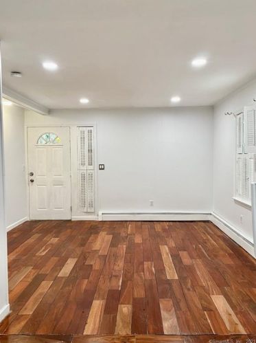 129 Wall St, Torrington, CT 06790-5417