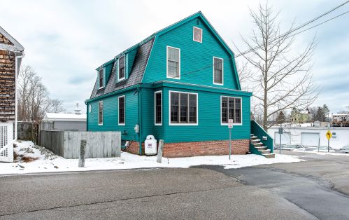17 Commercial St, Kittery, ME 03904-1637