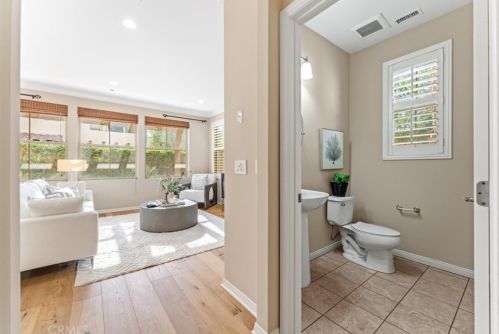 78 Rembrandt, Irvine CA  92620-7314 exterior
