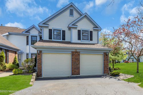 186 Old Orchard Ln, Tinton Falls, NJ 07712-2578