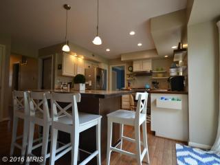 8216 Sunset Dr, Manassas VA  20110-3814 exterior