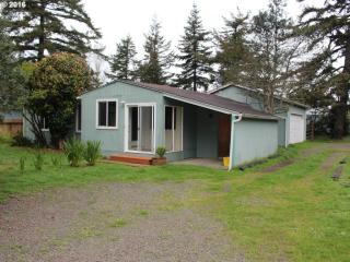 1941 28th Pl, Florence OR  97439-9700 exterior