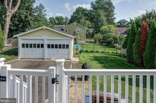 405 Avondale Ave, Haddonfield NJ 08033-2809 exterior