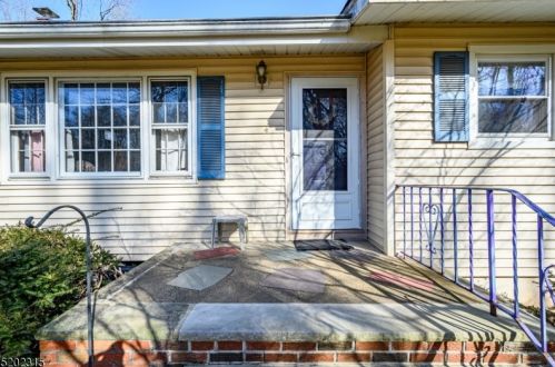 4 Caldwell Pl, Warren, NJ 07059-5702
