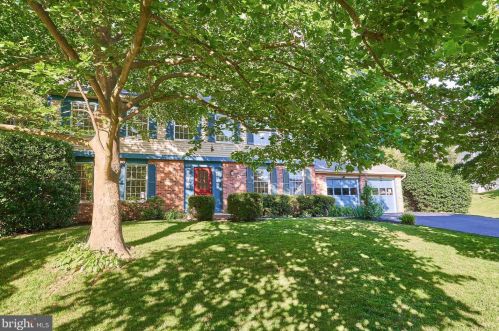 8452 Brass Knob Ct, Annandale, VA 22003-1175