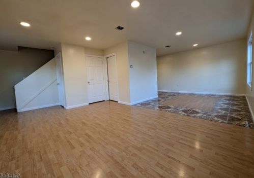 121 3rd St, Paterson, NJ 07522-1347