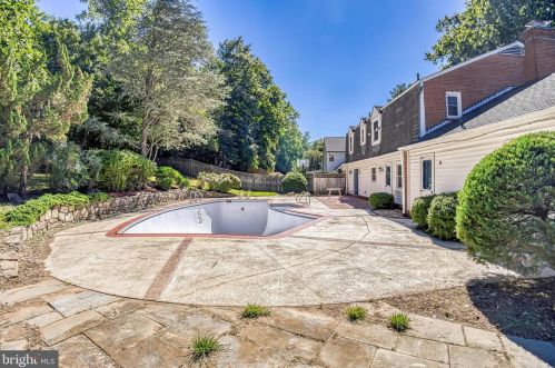 13825 Gate Dr, Silver Spring MD 20906-2208 exterior