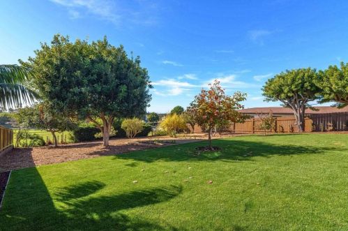 2063 Grandview St, Oceanside CA  92054-5618 exterior