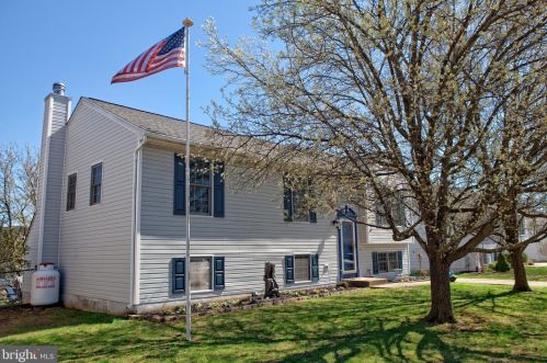 13 Tacoma St, Graceham, MD 21788-1936