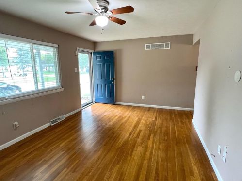 652 Undercliff Dr, Hazelwood, MO 63042-1718