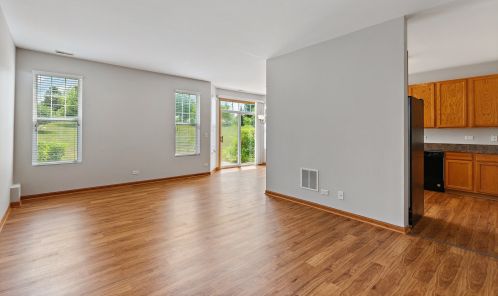 6538 Marble Ln, Carpentersville, IL 60110-2494