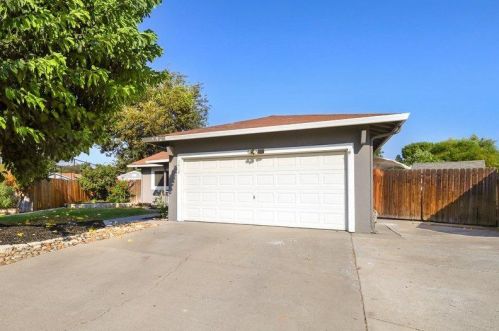 1412 Maple Ct, Tracy, CA 95376-4321