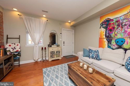 1015 4 St, Philadelphia PA 19147-4106 exterior