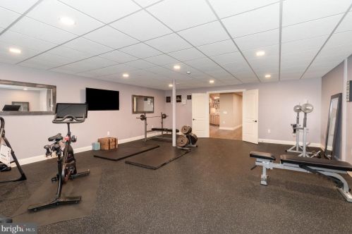 253 Bonnybrook Rd, Carlisle PA 17013-4214 exterior